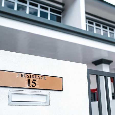 J Residence Banting (Selangor) Exterior photo