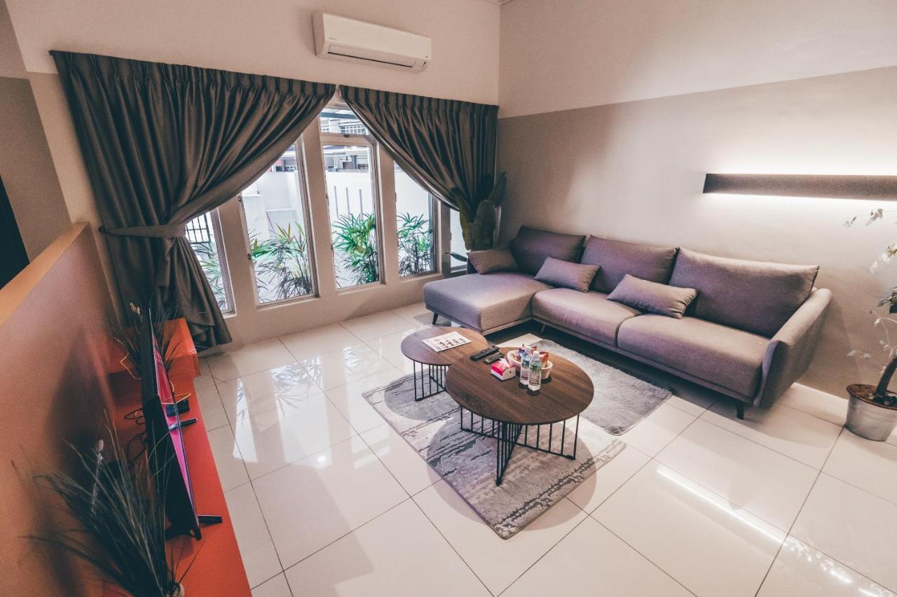 J Residence Banting (Selangor) Exterior photo