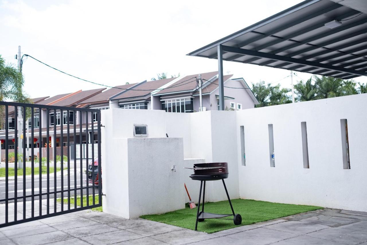 J Residence Banting (Selangor) Exterior photo