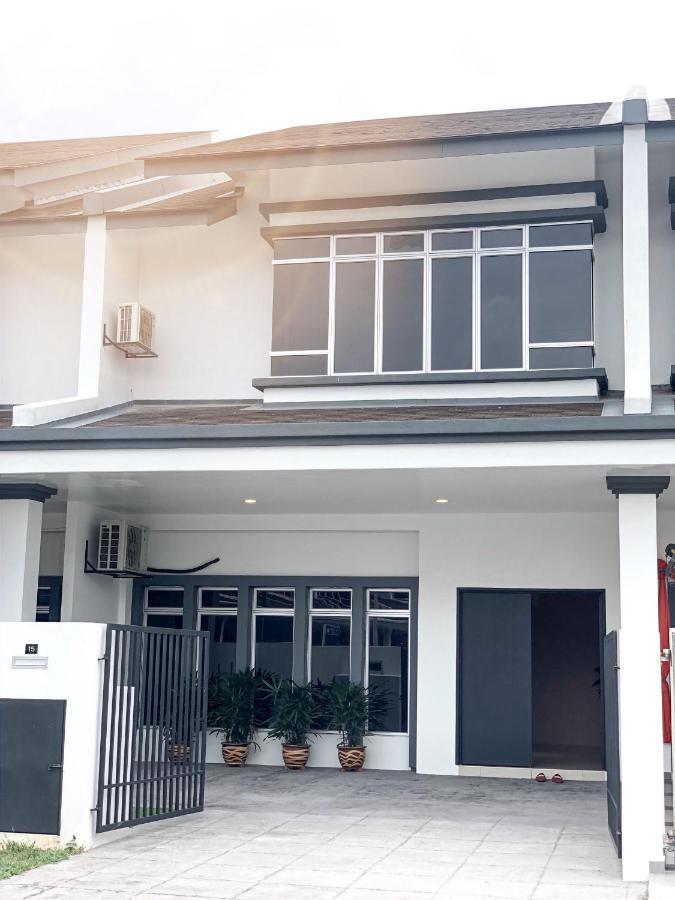 J Residence Banting (Selangor) Exterior photo